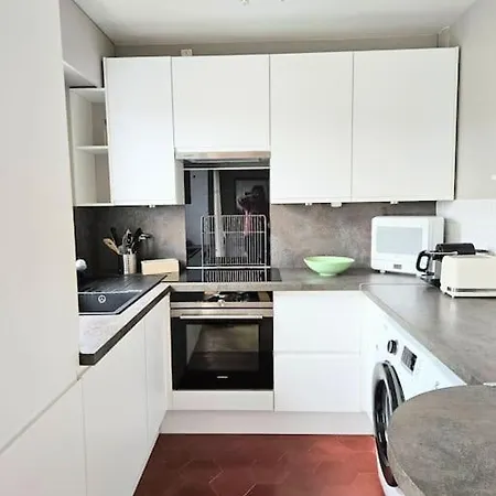 Le Cocoon, T2 Calme, Balcon, Entierement Renove Apartment *